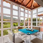 Martim With Pool & Big Garden Near Braga By Se 펜션 *