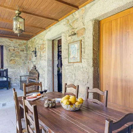 Martim With Pool & Big Garden Near Braga By Se 別荘