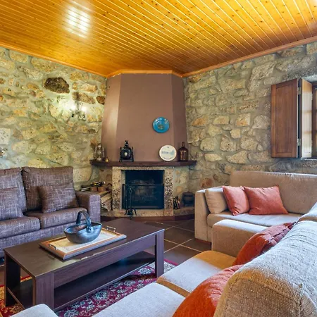 別荘 Martim With Pool & Big Garden Near Braga By Se バルセロス