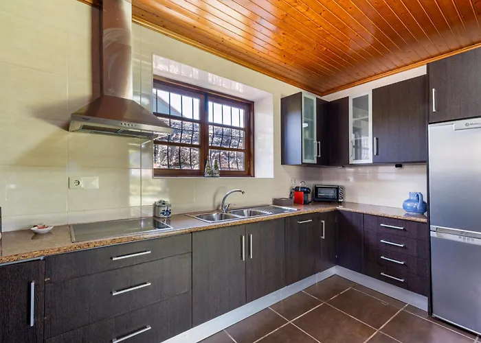 Martim With Pool & Big Garden Near Braga By Se