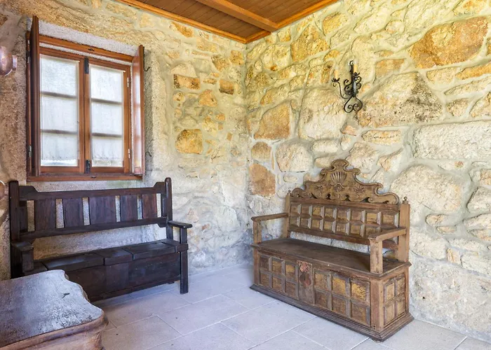 Martim With Pool & Big Garden Near Braga By Se 펜션